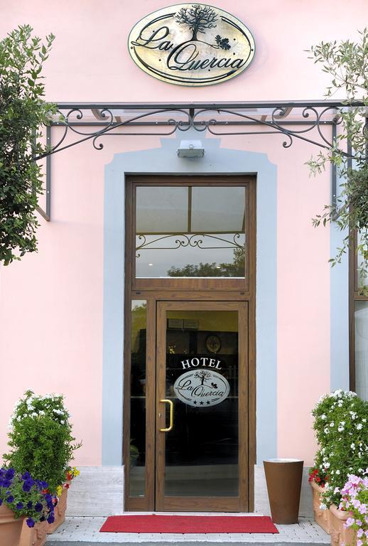 Hotel La Quercia Valmontone Exteriör bild